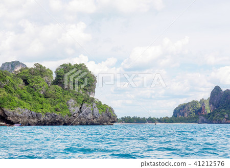 Popular travel tropical karst rocks Railay Popular travel tropical karst rocks Railay 41212576