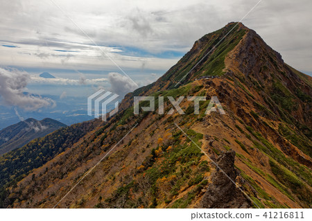Aki Yatsugatake mountain range · Akakake and Mt. Fuji distant view Aki Yatsugatake mountain range · Akakake and Mt. Fuji distant view 41216811