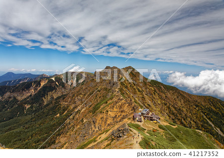 Yatsugatake mountain range · Yokodake ridgeline seen from the climb of Akatake 41217352