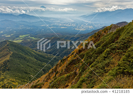 Mt. Fuji seen from Akaki's Yatsugatake mountain range Akadake Mt. Fuji seen from Akaki's Yatsugatake mountain range Akadake 41218185