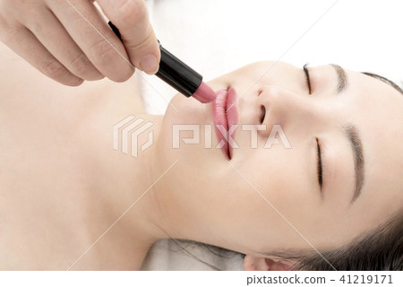 Beauty image of lip color young woman 41219171