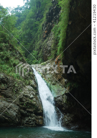 Makongxi Waterfall Makongxi Waterfall 41219430