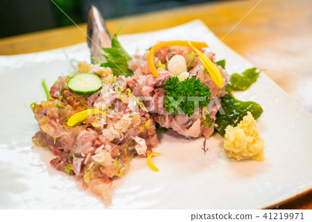 味噌煮みゃん（Aji no Namero），是伊豆縣下田市的一道地方特色菜，由味噌和調味料製成。 41219971