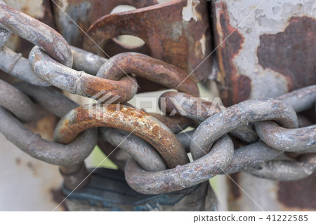 metal rusty chain 41222585