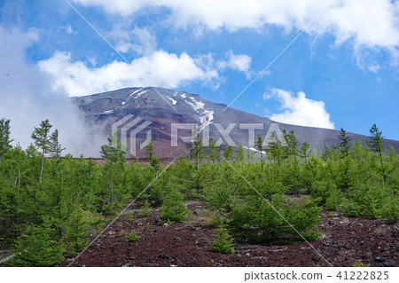 富士山從中間路看到 富士山從中間路看到 41222825