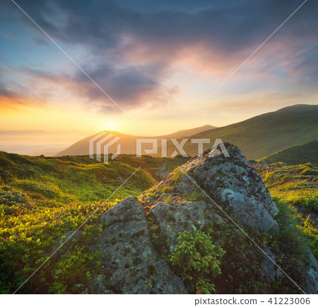 Mountains during sunset Mountains during sunset 41223006