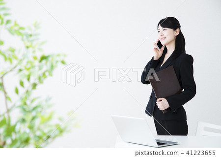 營業所婦女個人計算機女商人 41223655