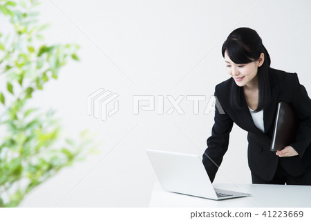 Business office women personal computer business woman Business office women personal computer business woman 41223669