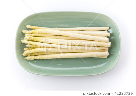 White asparagus bird's eye viewing green dish White asparagus bird's eye viewing green dish 41223729