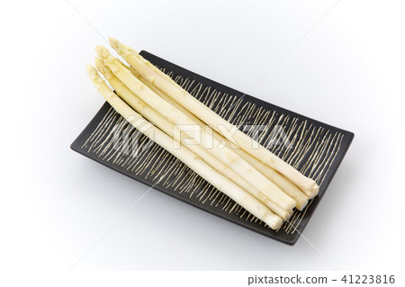 White asparagus black squared diagonal placement 41223816