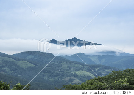 Tsukuba mountain above the clouds 41223839