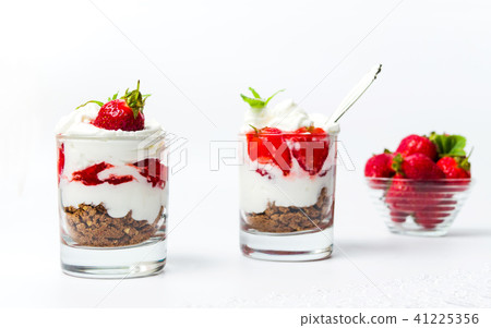 Strawberry parfait for a healthy breakfast Strawberry parfait for a healthy breakfast 41225356