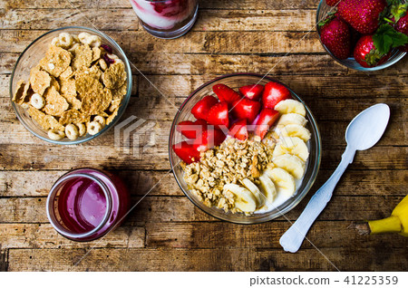 Breakfast cereals with banana and strawberry Breakfast cereals with banana and strawberry 41225359