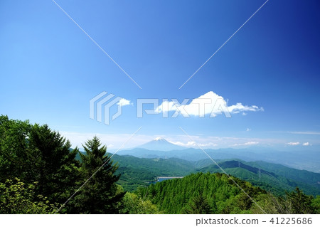 富士山漂浮在藍天下（圖片位置：菩薩山，菩薩山脊） 41225686