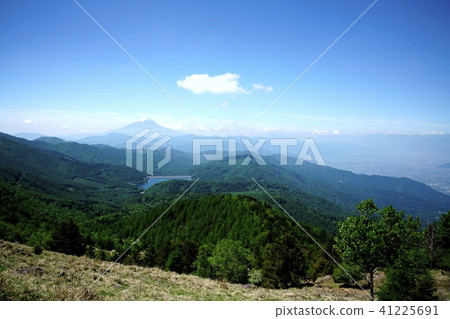 富士山漂浮在藍天下(圖片位置:菩薩山,菩薩山脊) 富士山漂浮在藍天下(圖片位置:菩薩山,菩薩山脊) 41225691