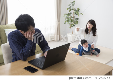 A couple fight A couple fight 41230733