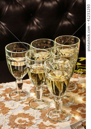 Drinks at the reception Drinks at the reception 41231293