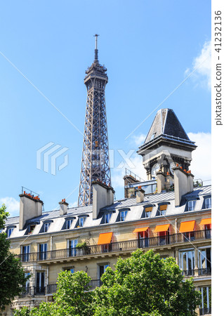 Paris rooftops against a backdrop of Eiffel Tower Paris rooftops against a backdrop of Eiffel Tower 41232136