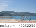 Shimanami Kaido Fashionable Mikkusutemu cross bike against the sea of Okata Beach 41232239