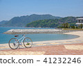 Shimanami Kaido Fashionable Mikkusutemu cross bike against the sea of Okata Beach 41232246