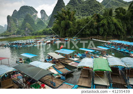 Li River (Lijiang River).  41235439