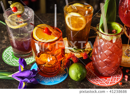 cocktails in the bar 41238686