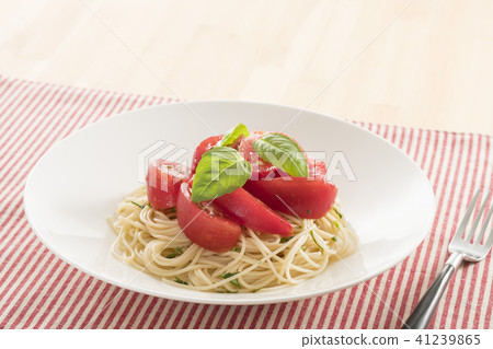 Tomato pasta 41239865