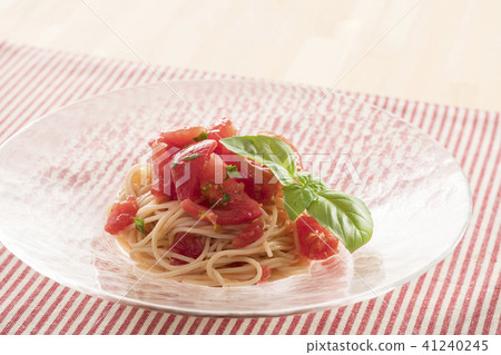 Tomato pasta 41240245