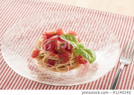 Tomato pasta 41240248