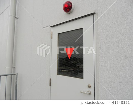 物流倉庫的緊急門 物流倉庫的緊急門 41240331