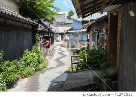 Alleyway 41242532