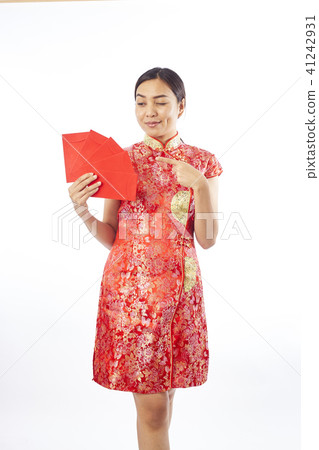 chinese new year woman holding red envelope chinese new year woman holding red envelope 41242931
