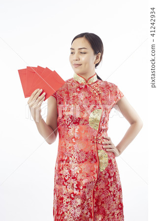 chinese new year woman holding red envelope chinese new year woman holding red envelope 41242934
