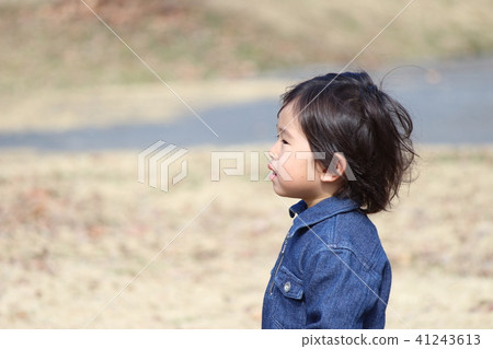 3歲的孩子 3歲的孩子 41243613