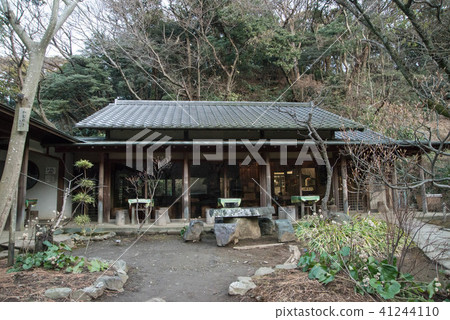 位於橫濱市東南部的三生花園,舊建築被重新安置,這是一個你想去的地方 位於橫濱市東南部的三生花園,舊建築被重新安置,這是一個你想去的地方 41244110