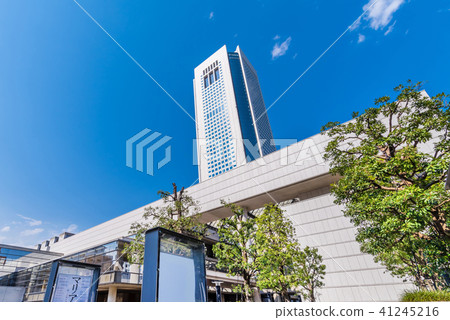 New National Theater and Tokyo Opera City 41245216