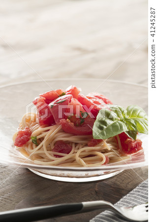 Tomato pasta 41245287
