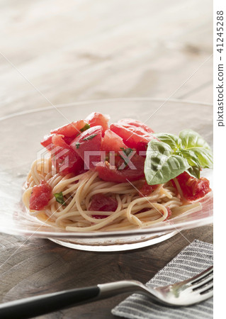 Tomato pasta 41245288