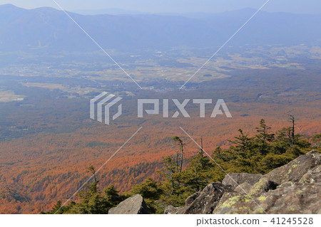 A view of Fujimi cho in the vicinity of the summit of Kagasawayama at Yatsugatake A view of Fujimi cho in the vicinity of the summit of Kagasawayama at Yatsugatake 41245528