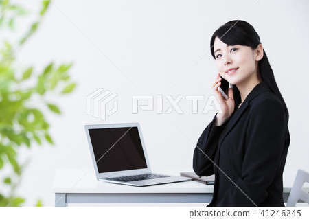 營業所婦女個人計算機女商人 41246245