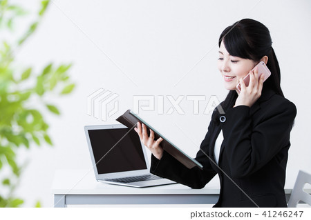 營業所婦女個人計算機女商人 41246247