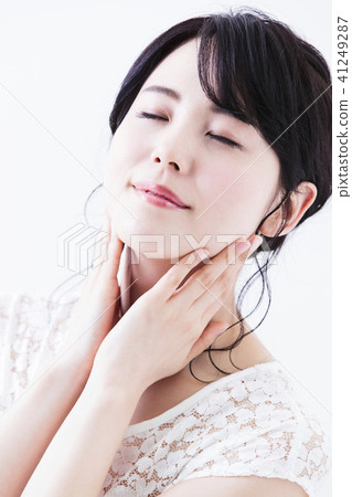  美容女性護膚年輕女性美容 41249287