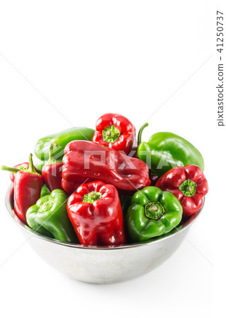Red and green peppers 41250737