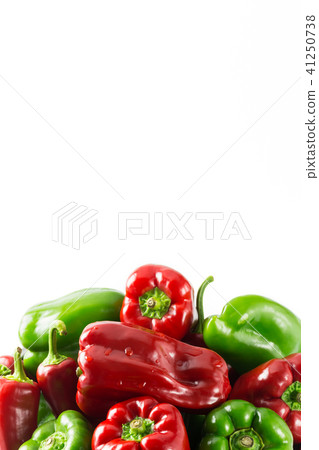 Red and green peppers 41250738