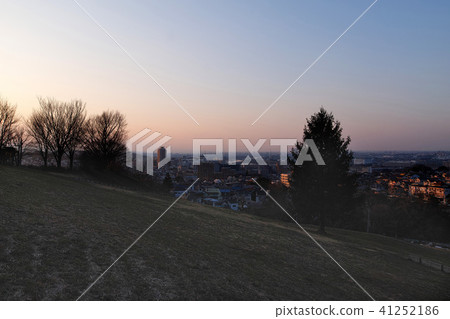 [Evening landscape / night scenic spots] Sakuragaoka Park Yuhi no Oka 41252186