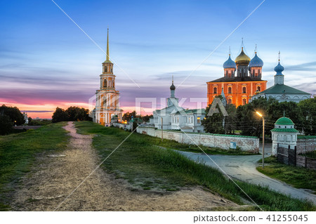 Ryazan kremlin at dusk, Russia 41255045