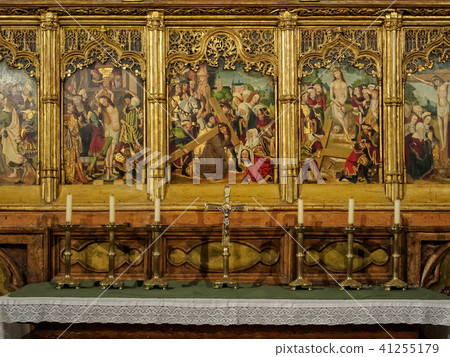 Altarpiece - Pamplona 41255179