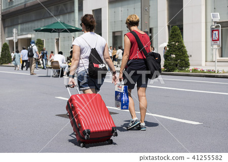 The appearance of foreigners visiting Japan The appearance of foreigners visiting Japan 41255582