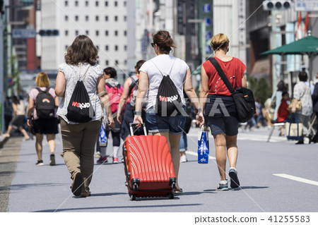 The appearance of foreigners visiting Japan 41255583