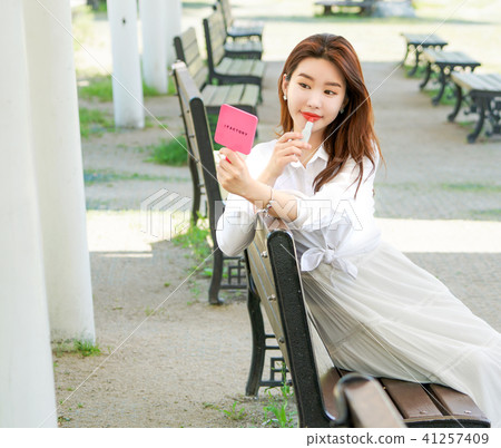 Model, makeup, makeup, foundation makeup, woman model Model, makeup, makeup, foundation makeup, woman model 41257409